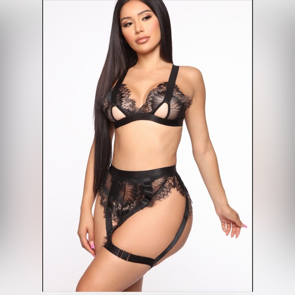 Set - Picture 1 of 2